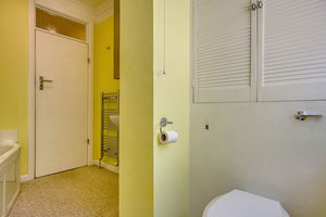 Family/Guest Bathroom- click for photo gallery